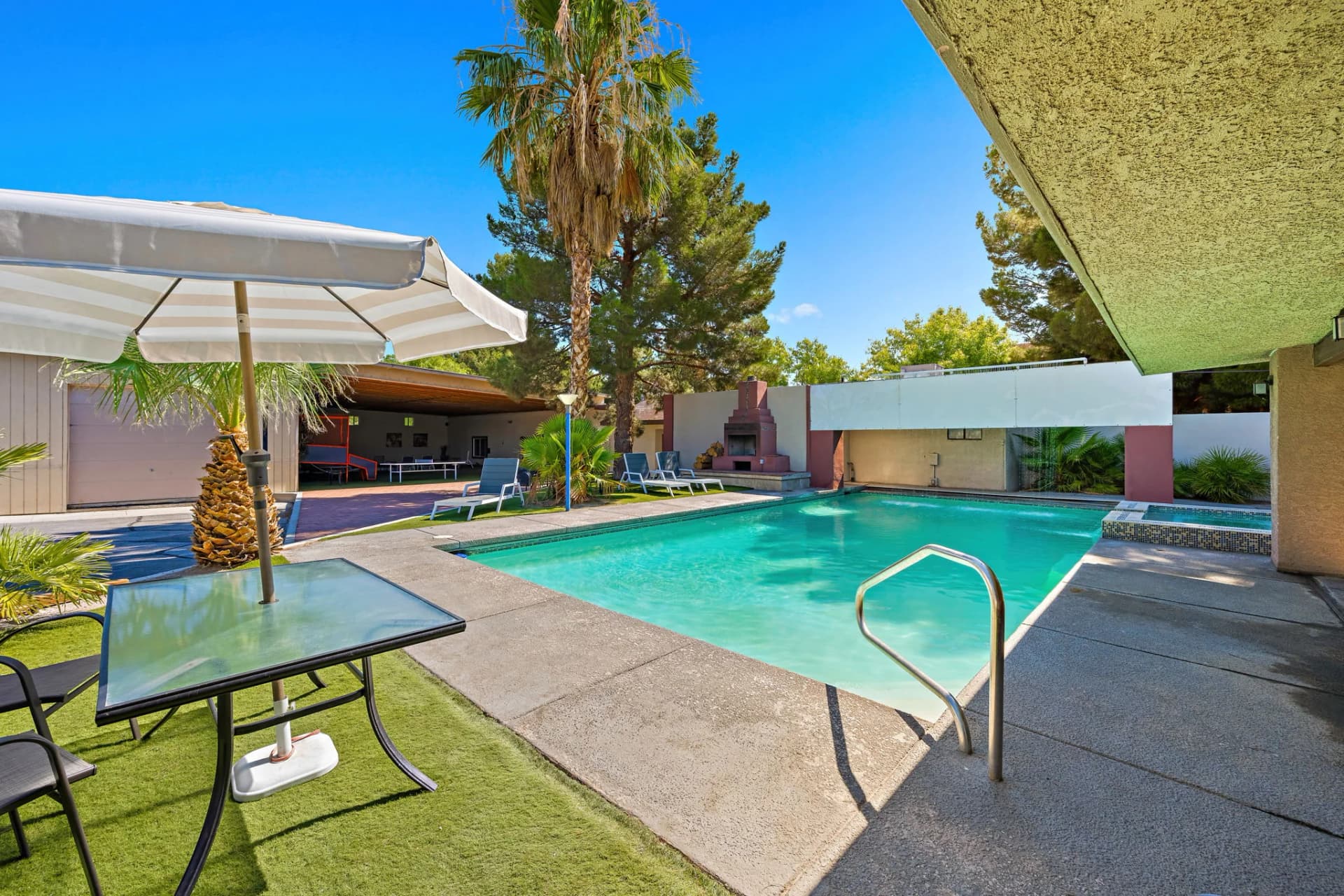 Las Vegas Spacious Luxury RO3890
